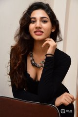 Sonakshi Singh Hot Pics